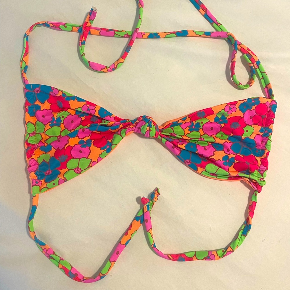 Frankie’s Bikinis Groovy Bikini Top